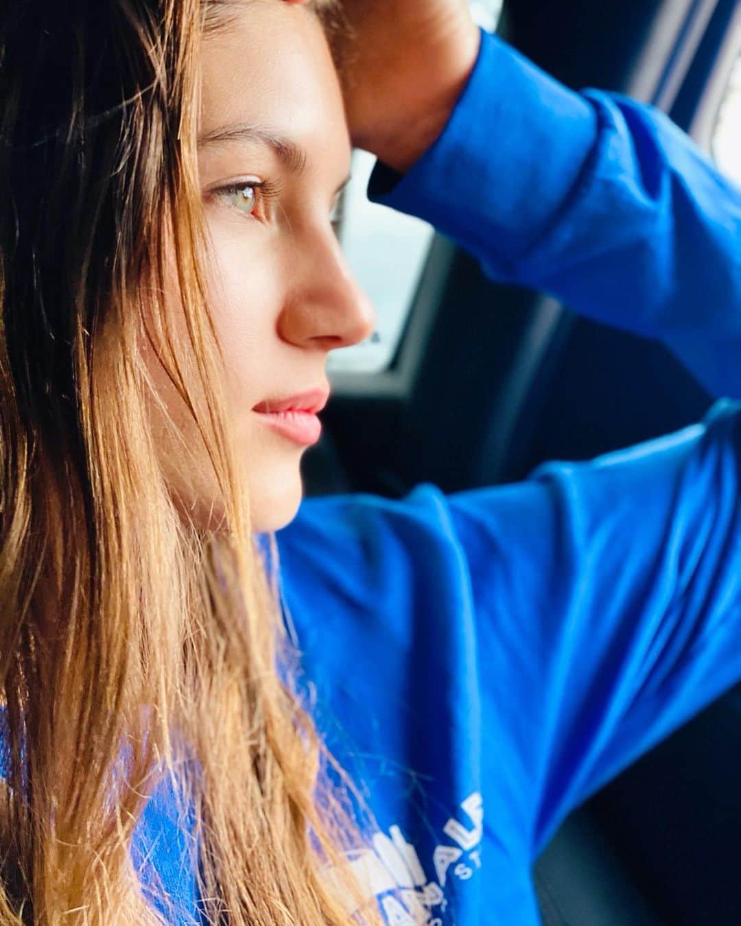 ヴァレリー・カウフマンのインスタグラム：「Sundays for days 🦋」