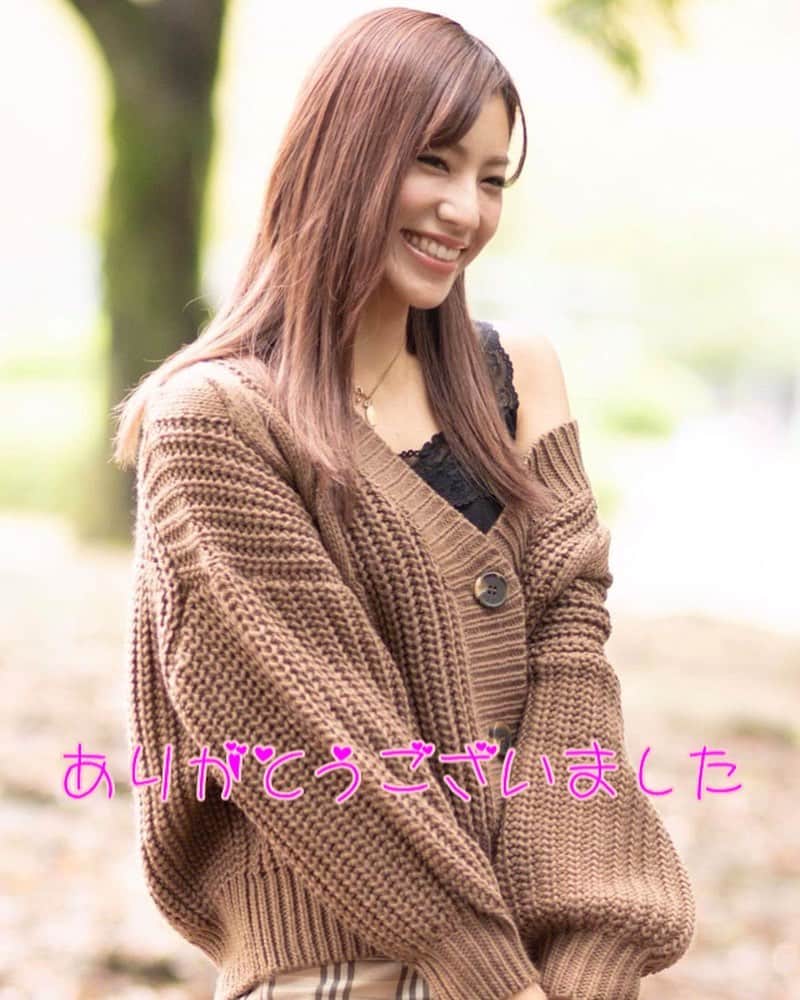 のインスタグラム：「2019日本レースクイーン大賞の投票がついに終わりました。 皆さん本当に長い戦いに付き合い頂きありがとうございます😭👏 独りだったら辛いだけで終わるこのイベントも皆んなと協力しながら戦う事で楽しく乗り切りました☺️ あとはもう出来る事がないので、ゆっくりその時を待ちましょう💕😌」