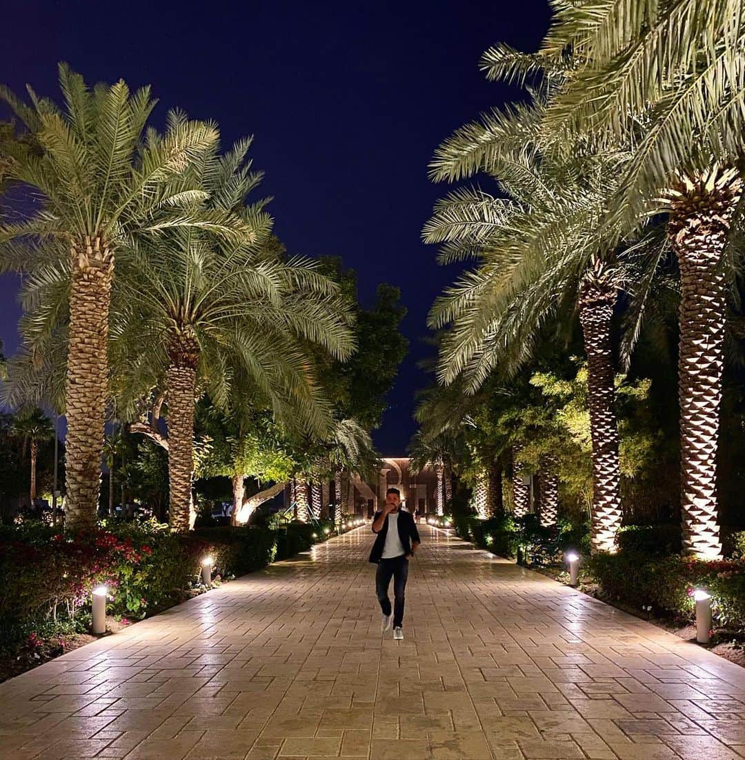 スタニスラス・ワウリンカさんのインスタグラム写真 - (スタニスラス・ワウリンカInstagram)「Doha by night ! ♟🌴💫🖤 #doha #walk #night #enjoy」1月6日 2時48分 - stanwawrinka85