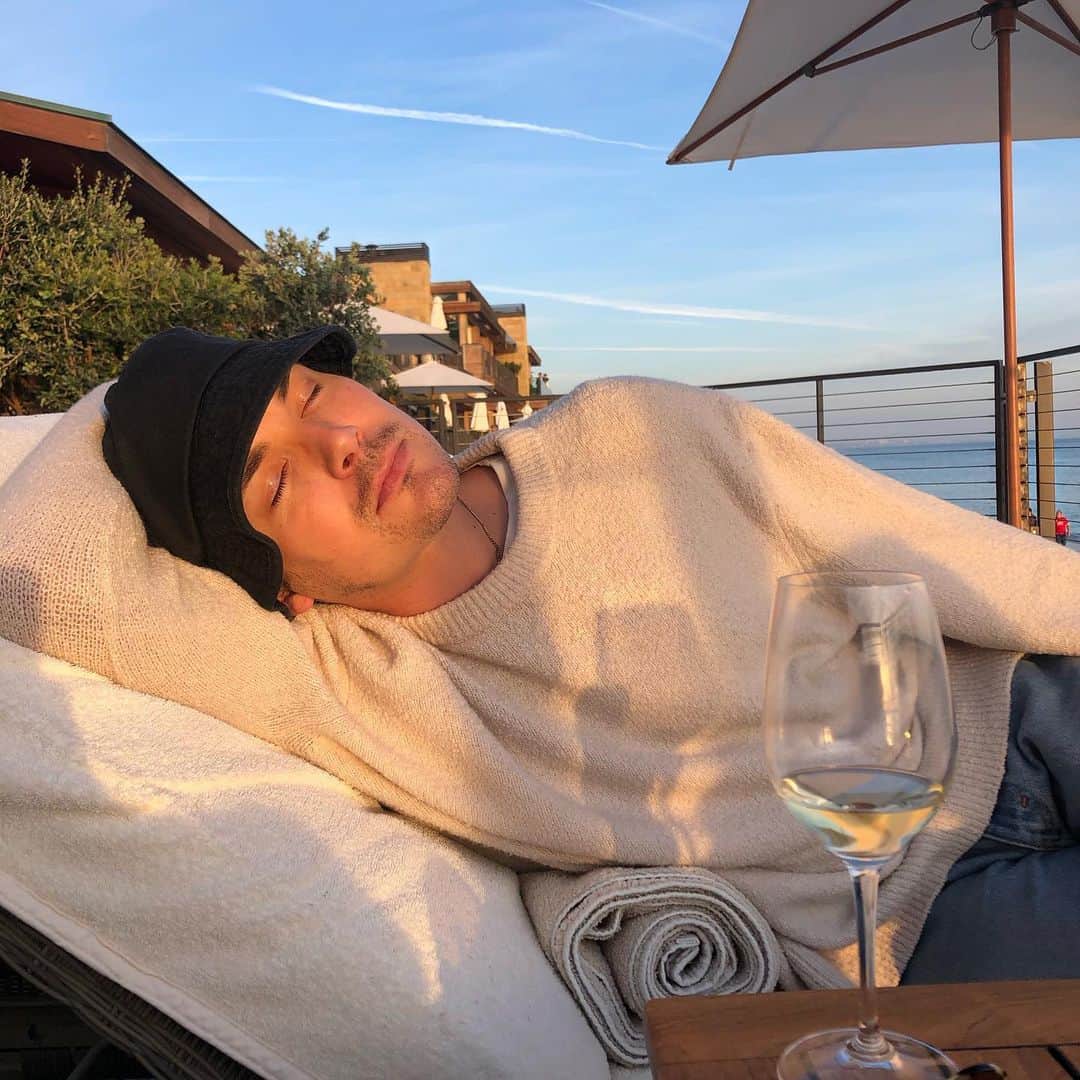タイラー・ブラックバーンのインスタグラム：「Happy New Year」