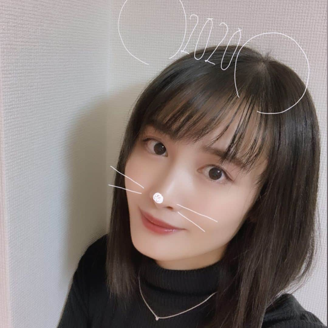 下垣真香のインスタグラム：「𓂃﻿ 皆さんはどんな年末年始を過ごしましたか？﻿ 私はだいぶゆっくりしすぎました…🐷←﻿ ﻿ さて、今日から始動！！﻿ これから新年一発目の舞台の顔合わせです！﻿ ﻿ 顔合わせは毎度のことながらドキドキするんだな💓﻿ 頑張るぞ〜！！！﻿ ﻿ #新年一発目 #舞台 #顔合わせ #行ってきます」