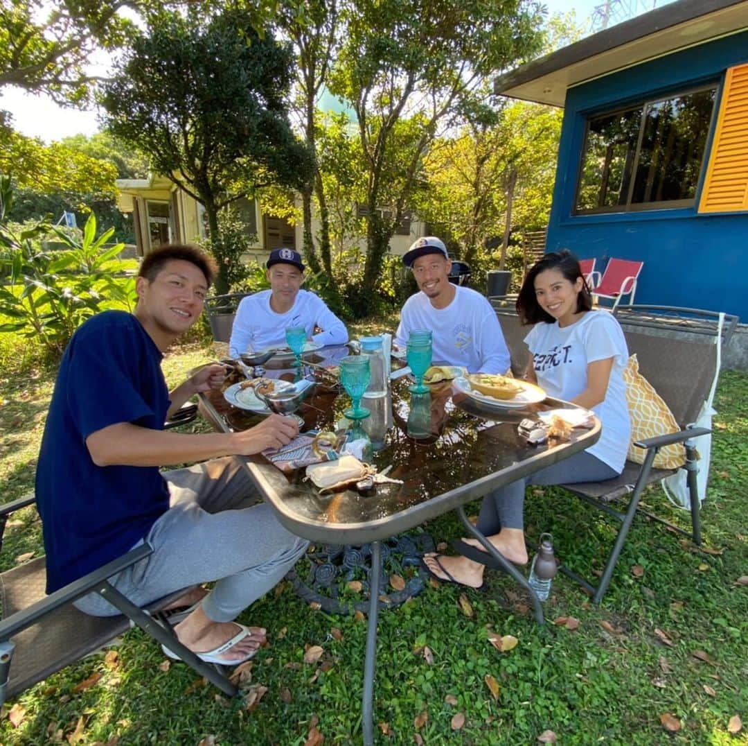 高原直泰さんのインスタグラム写真 - (高原直泰Instagram)「トレーニング後ランチ。 #フランクリン #中城湾一望 #1月だけど #そとでたべれる暖かさ」1月6日 14時39分 - takahara.osv