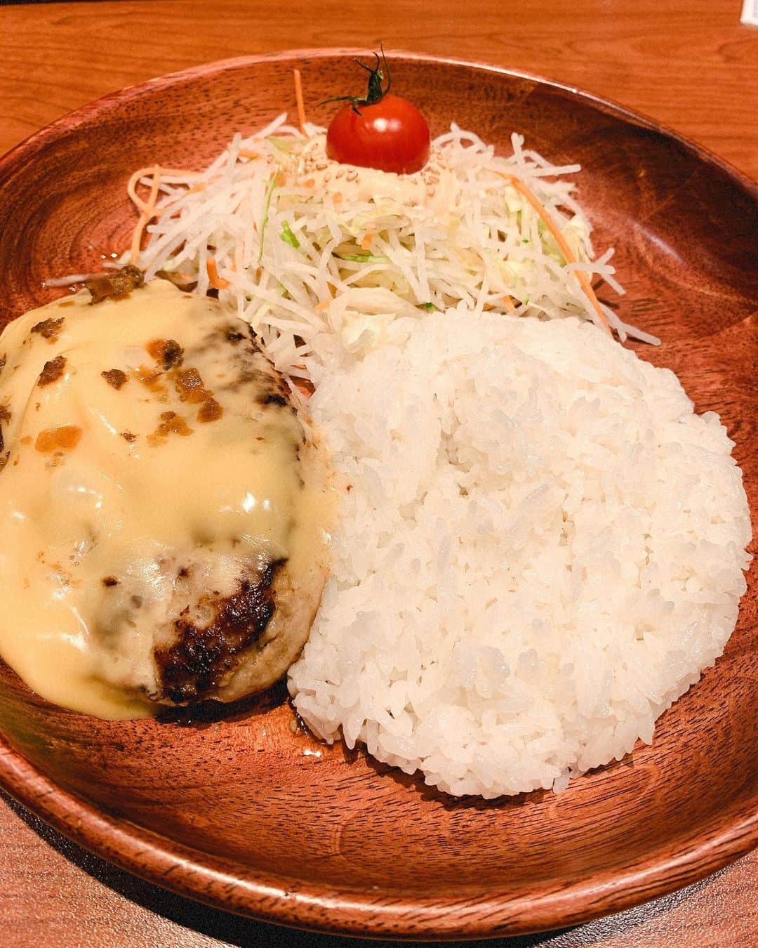 遠山裕介さんのインスタグラム写真 - (遠山裕介Instagram)「ずっと食べたかったんよねー^ ^  チーズバーグディッシュ！！ うま♬」1月6日 15時07分 - tohyamayusuke
