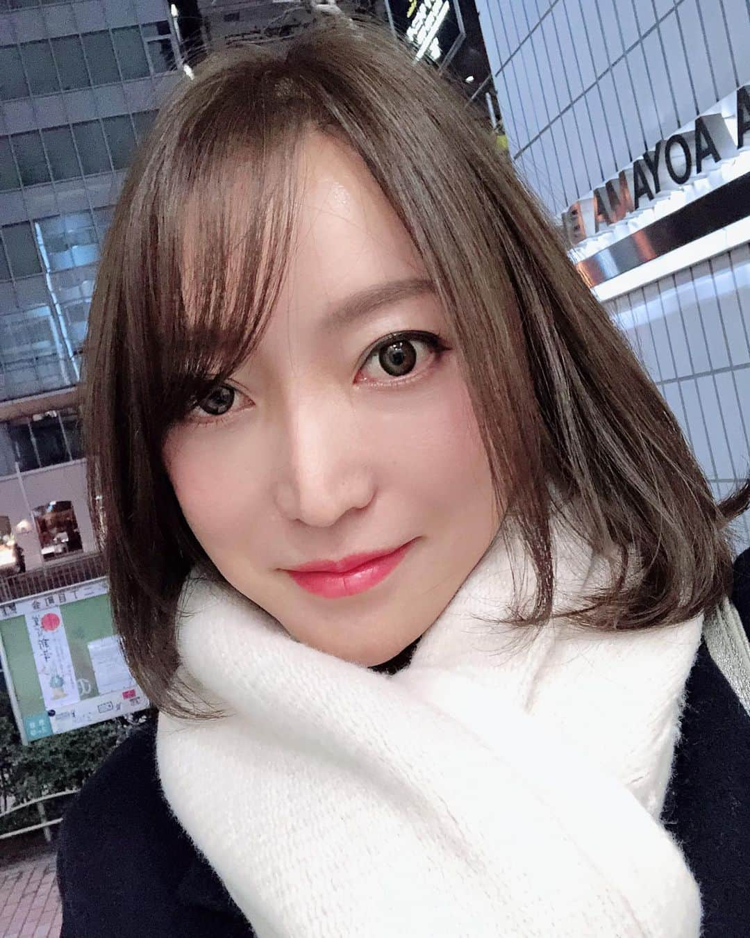 加藤綾菜さんのインスタグラム写真 - (加藤綾菜Instagram)「明日７日のヒルナンデスのコーナーに出演します😉💕 是非見て下さい❤️ 昨日、前髪カットとカラーをアリーズヘアでしてもらいました✨ @allyssuke 担当です✨ ツルツル☺️ありがとうございました😊」1月6日 15時19分 - katoayana0412