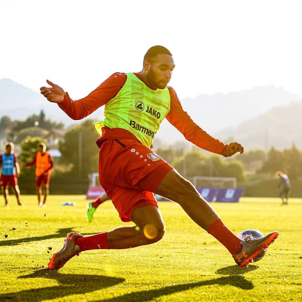 ヨナタン・ターさんのインスタグラム写真 - (ヨナタン・ターInstagram)「⚽️ Action a LA MANGA 🔥」1月6日 6時40分 - jonathantah_