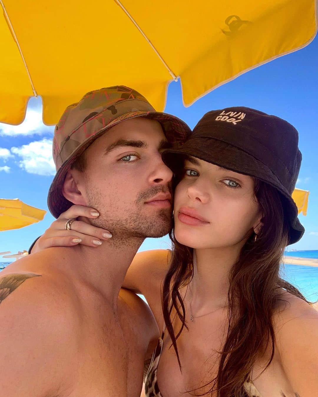 ソニア・ベン・アンマーのインスタグラム：「Happy Birthday, best friend 💛」