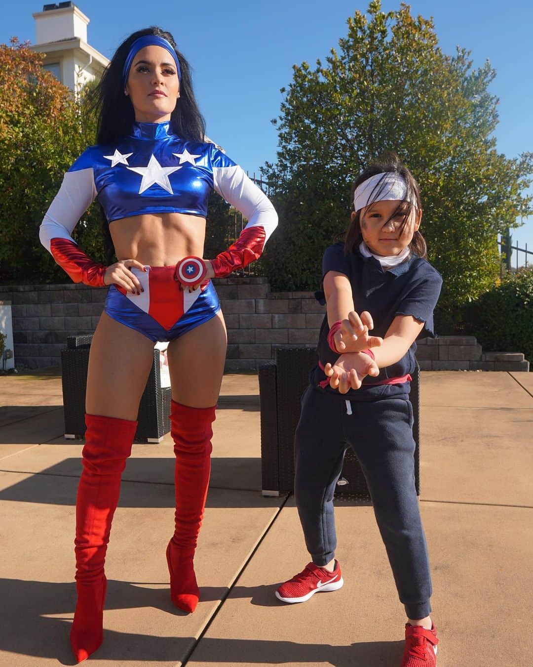 Jessica Arevaloさんのインスタグラム写真 - (Jessica ArevaloInstagram)「Decided to dress up as Captain America today! - I’m not one to dress up but Ari and Christian were gonna dress up for the #SacAnime so I was a team player and dressed up too!😈😝 P.S. My big shield didn’t show up so I stole this little one from one of @chris_elkins action figures!🤣 - What do y’all think!?」1月6日 7時25分 - jessicaarevalo_