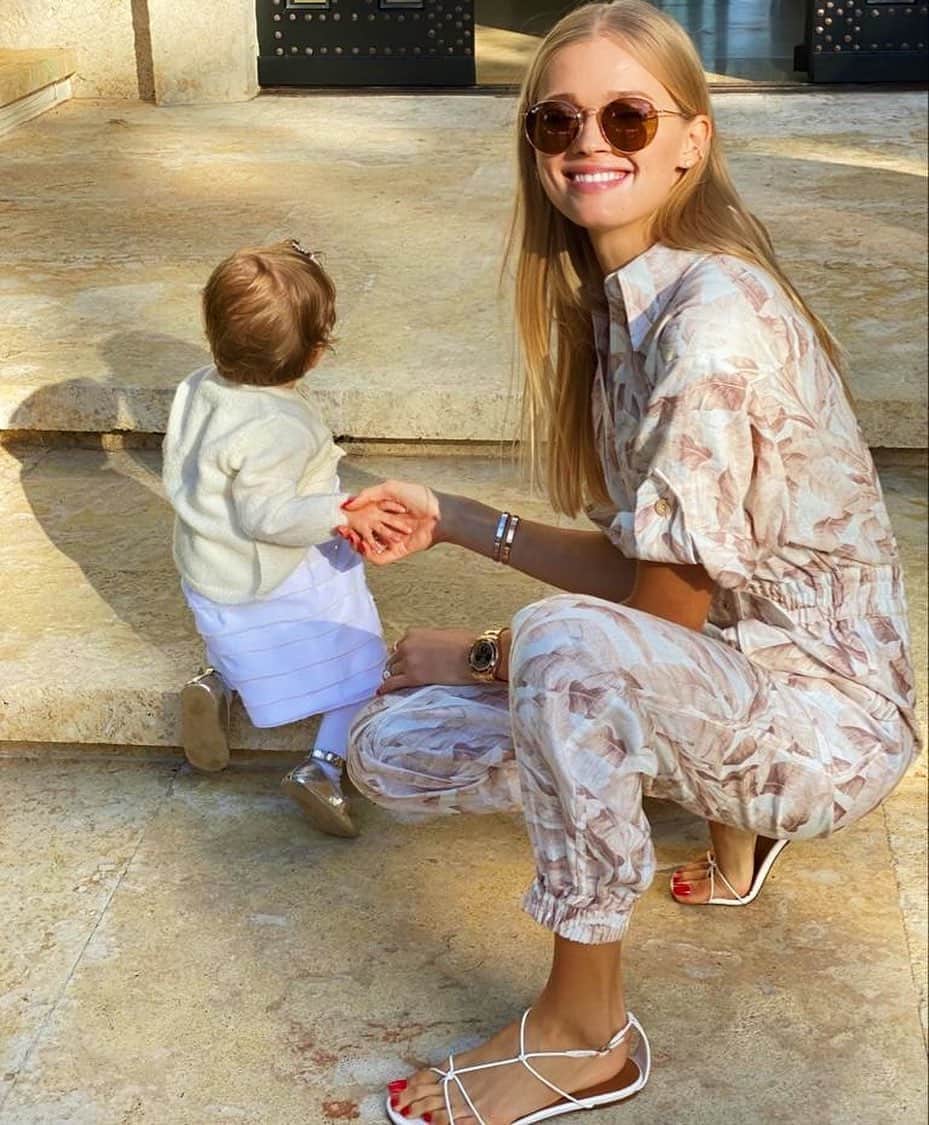 ヴィタ・シドルキナのインスタグラム：「With my sweet pie at Jasmin’s b-day today🥰」