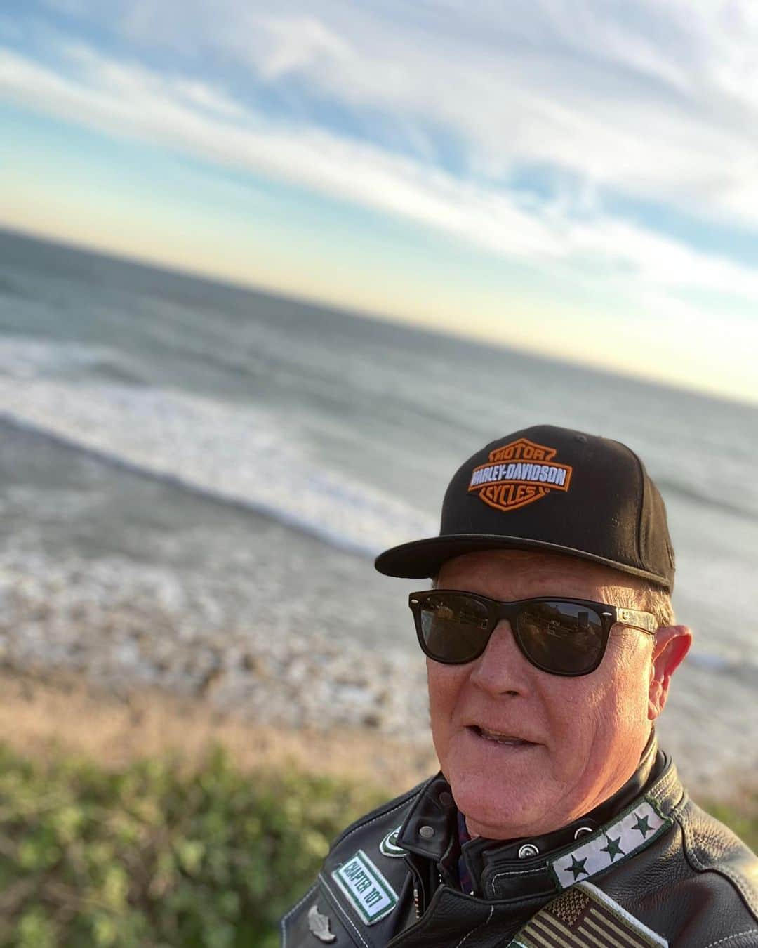 ロバート・パトリックさんのインスタグラム写真 - (ロバート・パトリックInstagram)「Well it took me till the fifth day of January to do my ride to the Pacific for News Years! Better late than ever! @santaclaritaharley @harleydavidson @glendaleharley #ride #ocean #harley #newyears #boozefighters #motorcycleclub」1月6日 9時29分 - ripfighter