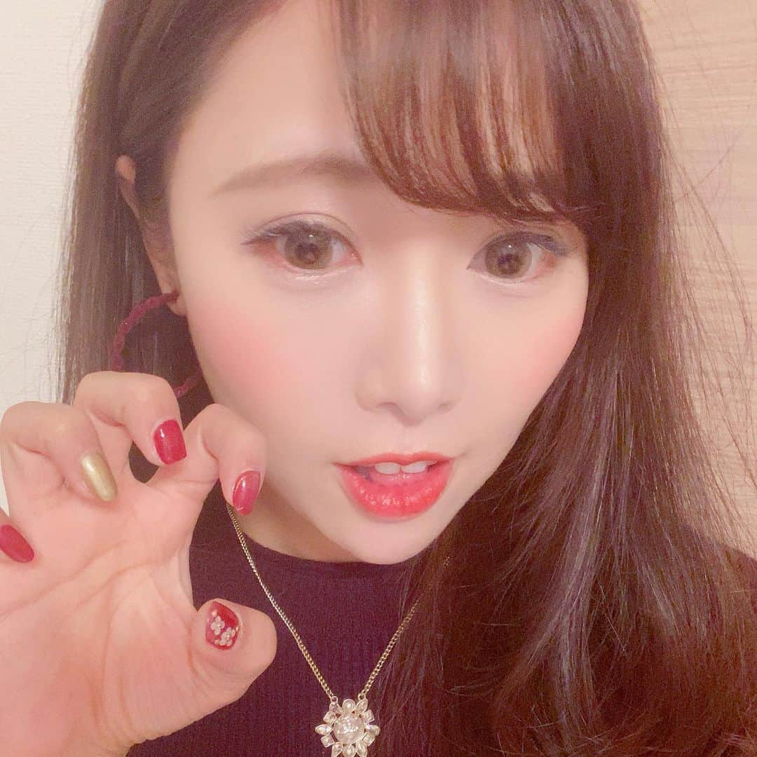 武田華恋さんのインスタグラム写真 - (武田華恋Instagram)「#お正月ネイル　#nails #ジェルネイル #ネイル　#美甲 #instafashion」1月6日 9時31分 - karen.takeda