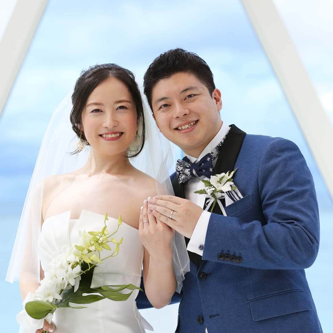 Watabe Weddingさんのインスタグラム写真 - (Watabe WeddingInstagram)「幸せいっぱいの笑顔。。。 #ブルーアステール #幸せの青い星 #ワタベウェディング #グアム挙式 #リゾートウェディング #ウェディングフォト#リゾ婚  #こだわりウェディング #おしゃれ花嫁 #ファインダー越しの幸せな世界 #プレ花嫁さんと繋がりたい  #ファインダー越しの幸せな私 #2020春婚 #2020冬婚 #2020秋婚 #2020夏婚 #プレ花嫁の準備室 #ハナコレ #ウェディングフォトグラファー  #guamwedding #resortwedding #2020wedding #watabewedding」1月6日 9時49分 - watabeguam