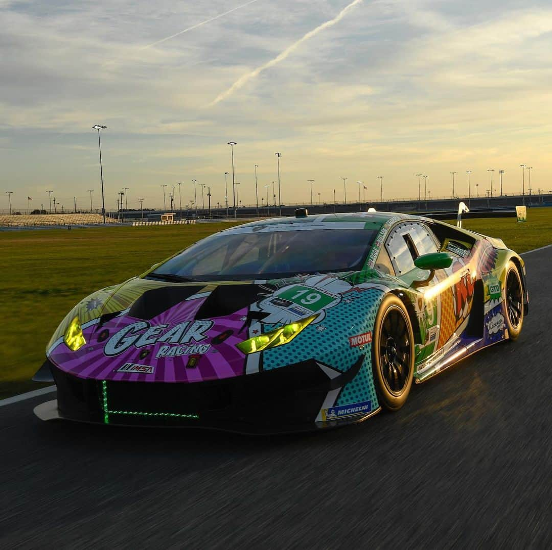 ミシュランさんのインスタグラム写真 - (ミシュランInstagram)「Car-to-car. A.k.a., color-to-color. #ROAR24 #IMSA #IMPC #BMW #MercedesAMG #Lamborghini」1月6日 9時58分 - michelinusa