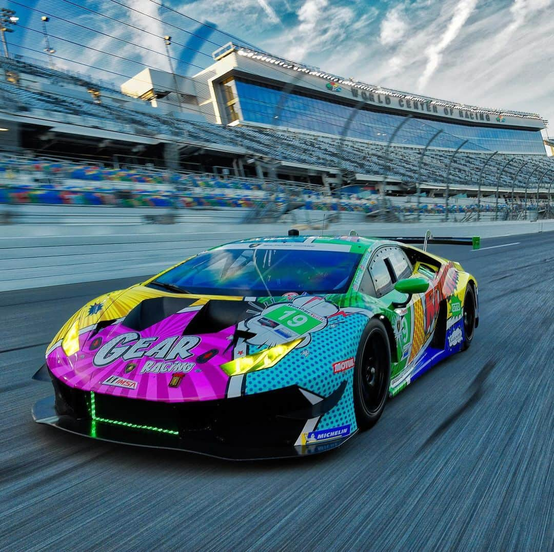 ミシュランさんのインスタグラム写真 - (ミシュランInstagram)「Car-to-car. A.k.a., color-to-color. #ROAR24 #IMSA #IMPC #BMW #MercedesAMG #Lamborghini」1月6日 9時58分 - michelinusa