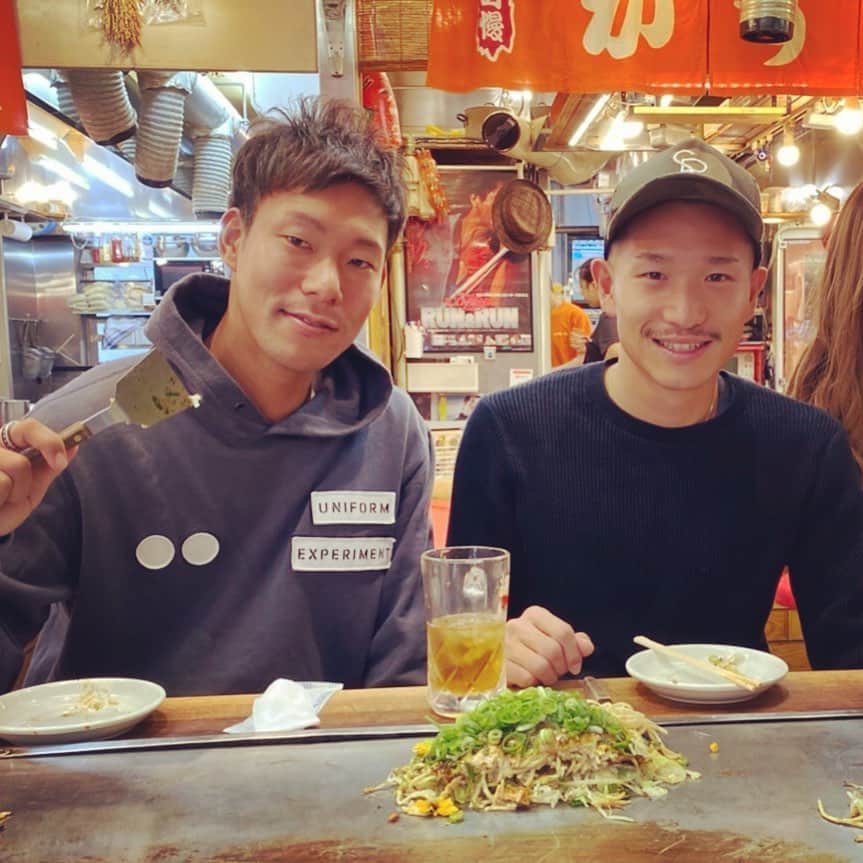 のインスタグラム：「明けましておめでとうございます！ 新年1発目はこの人でした！ in 広島 #野津田岳人 #目の大きさでいつも競い合う2人」