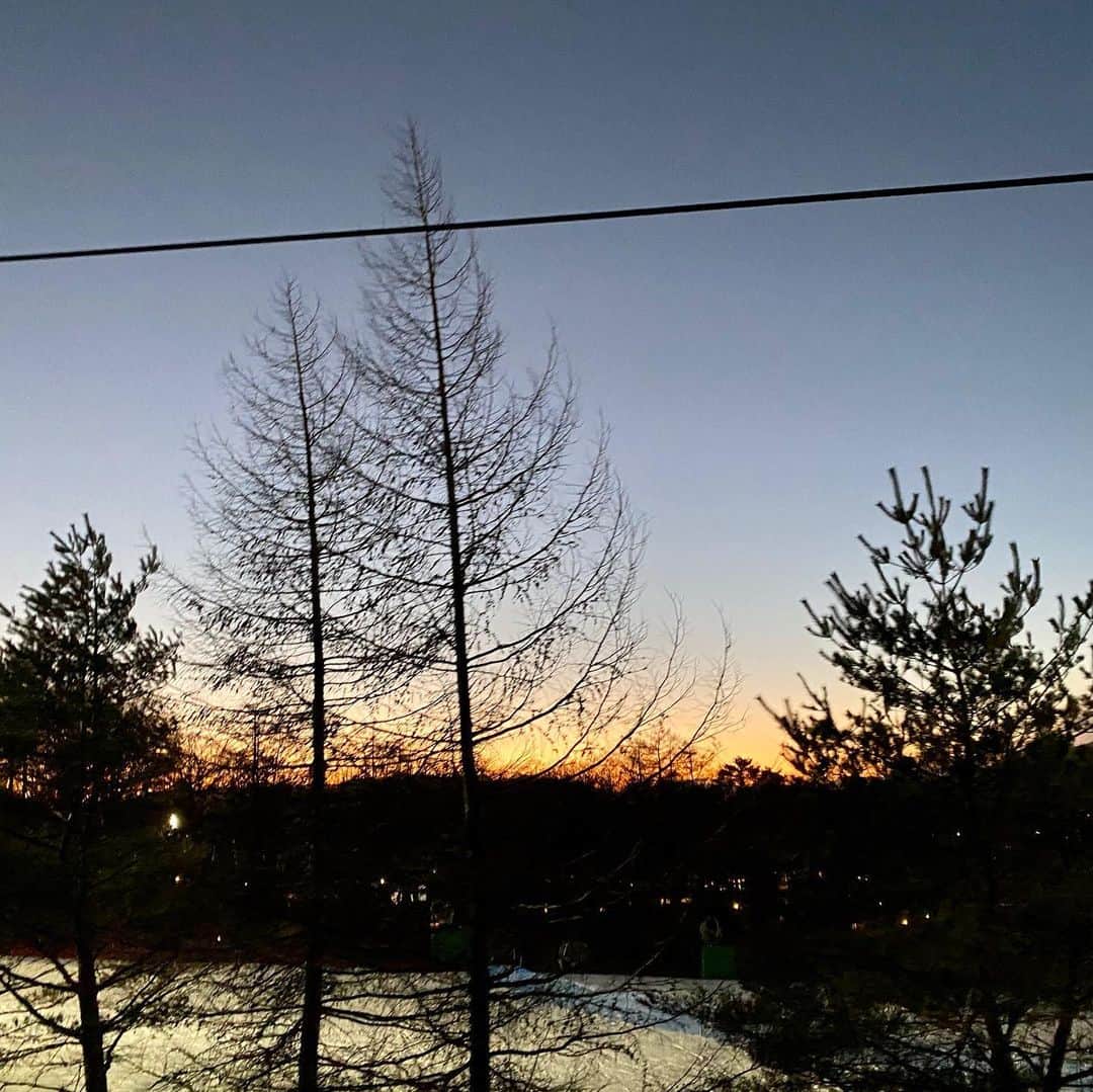 夏目愛美さんのインスタグラム写真 - (夏目愛美Instagram)「♡ 🎍2020🎍 明けましておめでとうございます 年末年始は軽井沢で過ごしました。 また今日から始動して行きますので 本年も宜しくお願い致します^_^ #2020 #軽井沢 #感謝」1月6日 10時28分 - manami_natsume