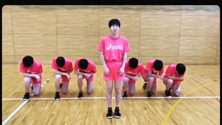 HIPPYのインスタグラム：「春高バレー全日本バレーボール高等学校選手権大会  広島県代表　桜が丘高校 ３年間毎年合唱祭で歌わせてもらってご縁がある桜が丘高校  目指して来た場所で存分に楽しんでもらいたい 郷土の誇り！めちゃんこ応援してる！ 彼女たちが歌う応援歌！チームに！地元広島に！届いた方へのエールにもなりますように  男子の崇徳高校も大熱戦に感動 聖光学院でのご縁で福島県もチェック！そして11月のツアーでの出会いを思い出す みんな頑張ってる！元気を勇気をありがとう！  #春高バレー  #桜が丘」