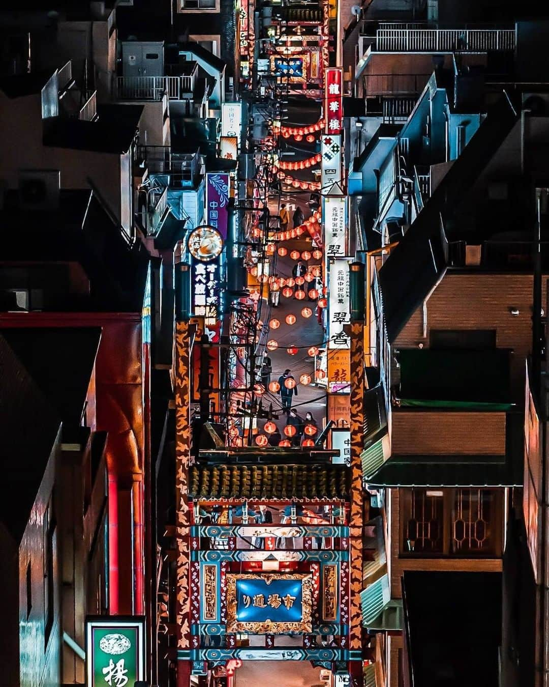 東京カメラ部 横浜分室さんのインスタグラム写真 - (東京カメラ部 横浜分室Instagram)「Photo by @ebi_times⠀ 「横浜中華街」⠀ https://www.instagram.com/p/B5mrJgnA7tP/⠀ .⠀ いいね！＆コメント大歓迎！⠀ ※投稿に関するご注意・ポリシーは東京カメラ部に準じます。詳しくは下記をご覧ください。⠀ http://app.minpos.com/fb/willvii/camera_jpn/static/guideline⠀ .⠀ #みなとみらい線フォト散歩 #みなとみらい線フォトさんぽ #みなとみらい線 #横浜 #新高島 #みなとみらい #馬車道 #日本大通り #元町中華街 #yokohama #東京カメラ部 #Japan #photo #写真 #日本⠀ Follow: @TCC.Yokohama」1月6日 11時00分 - tcc.yokohama