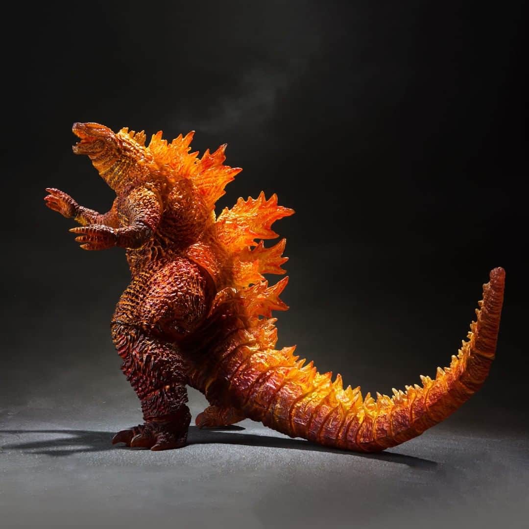 HYPEBEASTさんのインスタグラム写真 - (HYPEBEASTInstagram)「#hypeAF: Iconic Japanese monster #godzilla gets a new collectible figure in the form of its “Burning Godzilla” iteration. For the collectible figure here by Bandai for @sideshowcollectibles, the toy is from the climax scene of the 2019 movie Godzilla: King of Monsters. Hit the link in bio for more info on how to get your hands on this collectible. ⁠ Photo: Slideshow」1月6日 11時01分 - hypebeast
