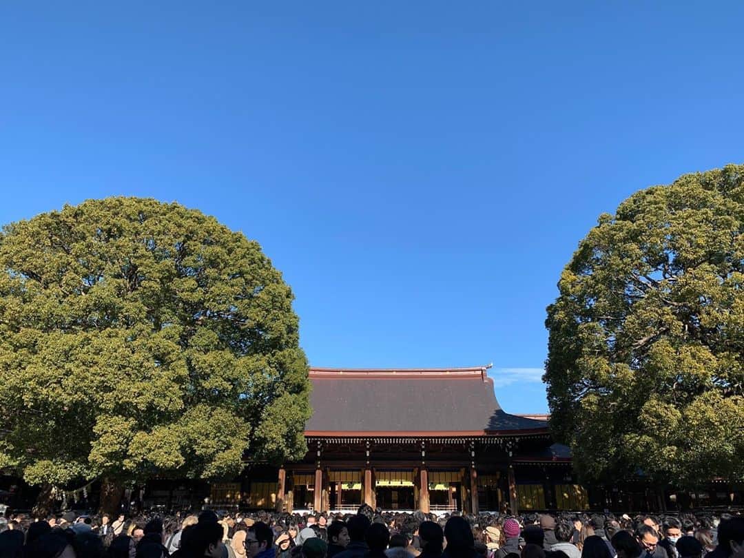 のインスタグラム：「明けましておめでとうございます⛩」