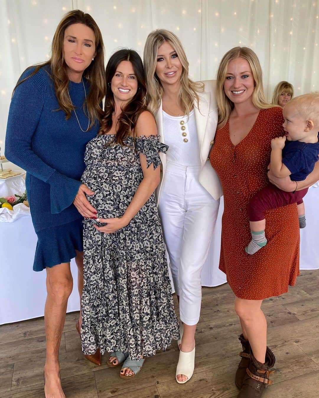 Caitlyn Jennerさんのインスタグラム写真 - (Caitlyn JennerInstagram)「Great day celebrating the newest additions to my family...they’re having twins!! @caylita_ @brandonjenner」1月6日 11時55分 - caitlynjenner