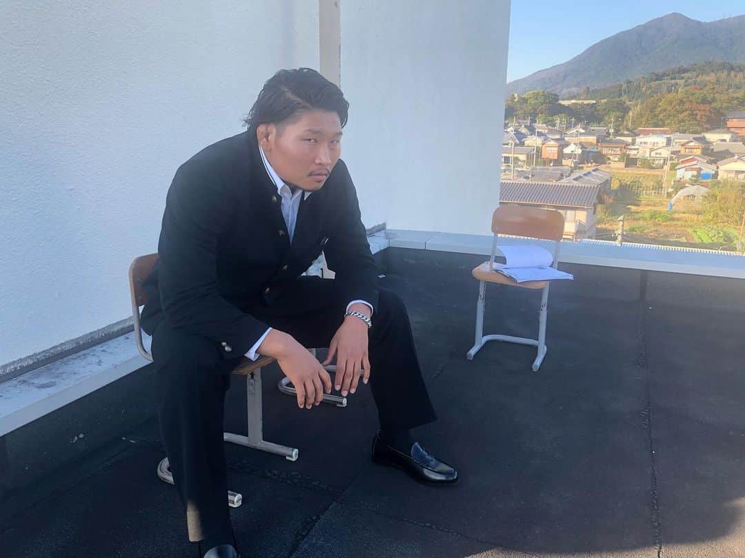 稲垣啓太のインスタグラム：「屋上と学ランはセット。」
