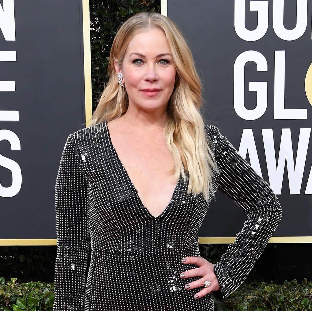 NIWAKAさんのインスタグラム写真 - (NIWAKAInstagram)「Golden Globes Nominee, Christina Applegate attended the 77th Golden Globe Awards ceremony in NIWAKA Fine Jewelry. For the evenings celebration, Christina chose the KARAHANA earrings and rings from NIWAKA. Styled by: @iamlindsayflores  #Niwaka #NiwakaCollections #俄 #GoldenGlobes2020 #ChristinaApplegate」1月6日 12時38分 - niwaka_collections