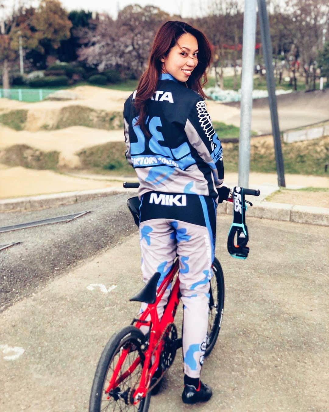 飯端美樹のインスタグラム：「年末年始の間にちょっと体重増やしたかったから、食生活なーーーにも気にしてなかったら、３キロも太ってた🐷 想定外🤣 #bikelife」