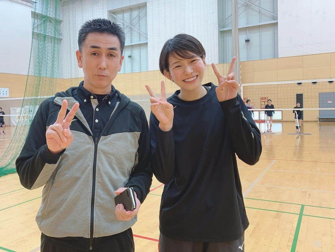 古賀紗理那さんのインスタグラム写真 - (古賀紗理那Instagram)「・ ・ ・ 母校が3年ぶりに春高に出ると言うことで… 写真撮ってもらいました〜🥰 ・ 今日から試合です🔥🔥🔥 頑張れ信愛‼️ ・ #熊本信愛 #燃えよ熊本信愛 #春高バレー #久しぶりに小西先生〜 #変わってなかった☺︎」1月6日 13時08分 - sarina.koga