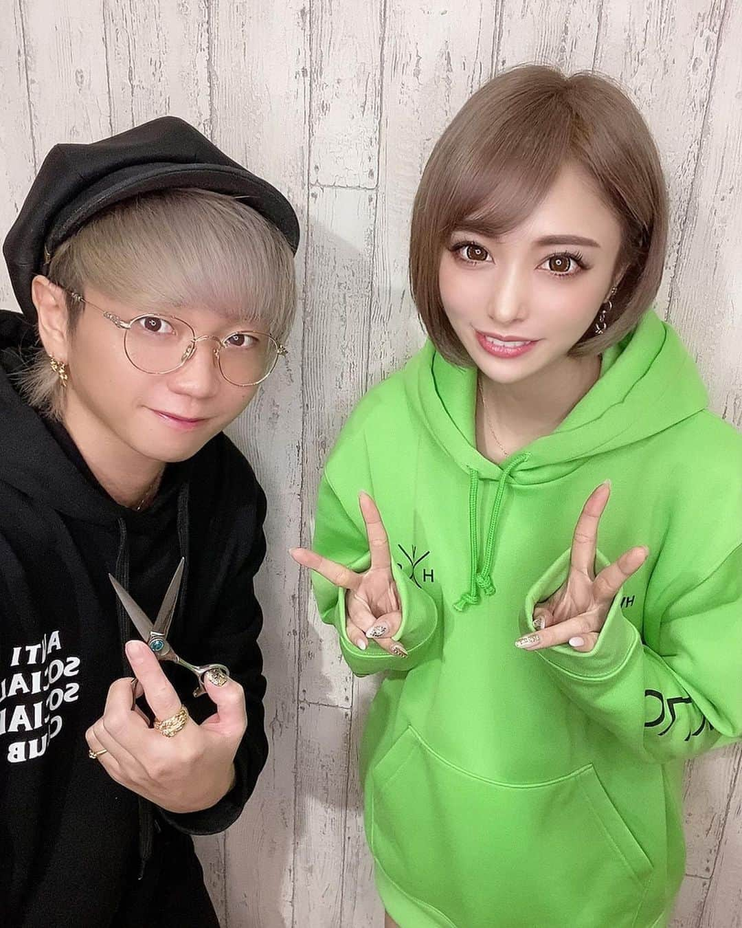 サキ吉さんのインスタグラム写真 - (サキ吉Instagram)「昨日は美容院☺️💖 髪伸びてきてたからカットしてスッキリ🙆‍♀️ かずやさんありがとう🤟✨ @lapis_kazuya ． #ショートカット #ショートボブ #前下がりボブ」1月6日 13時37分 - sakikichi1201