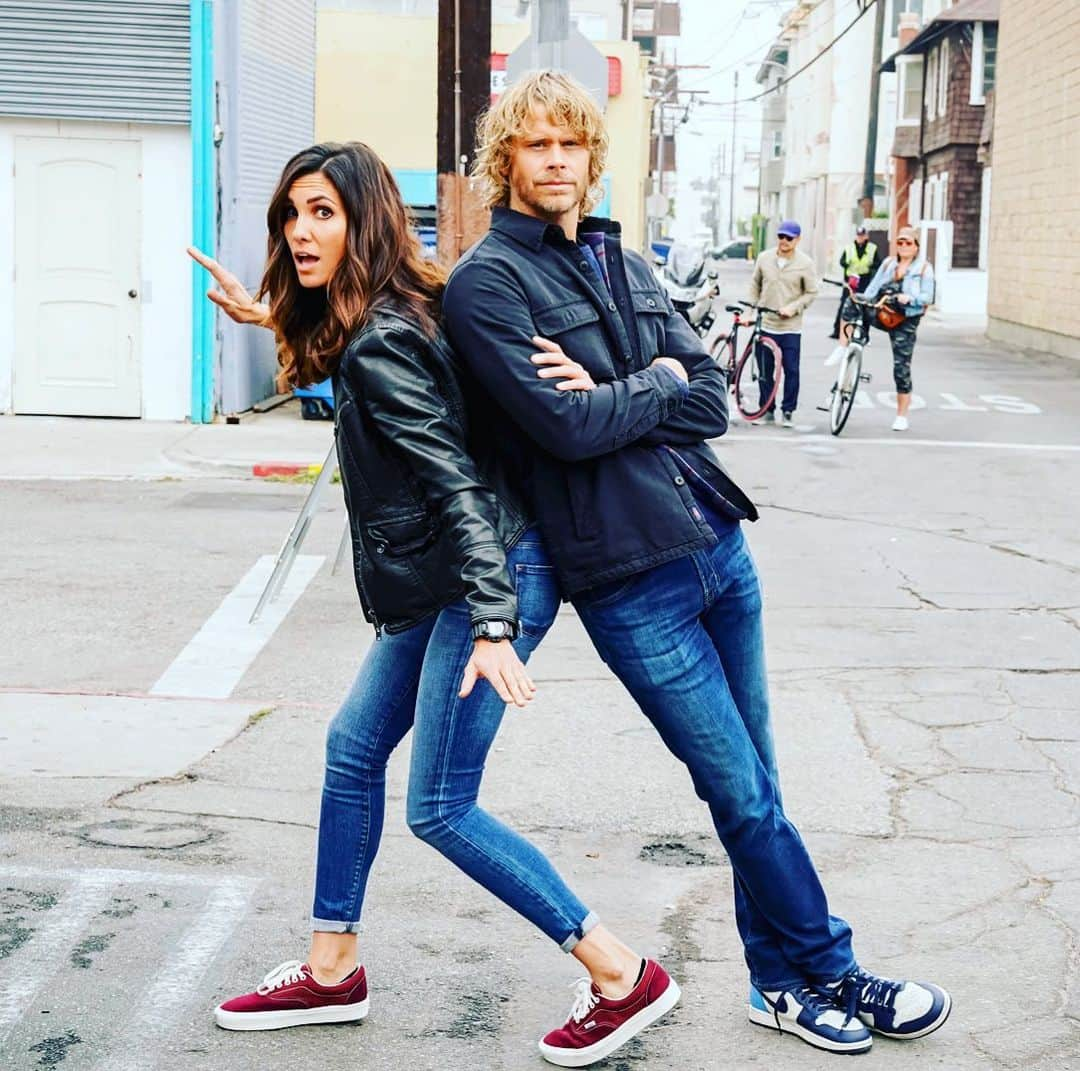 ダニエラ・ルーアさんのインスタグラム写真 - (ダニエラ・ルーアInstagram)「This rogue crew is back tonight for an all new episode of @ncisla !! Did ya miss us? I missed us... . Esta equipa selvagem está de volta num episódio novo de #ncisla hoje à noite na @cbs ! Tiveram saudades nossas? Eu tive nossas... . #cbs #dangertwins #densi #keeks @ericcolsen #kensiblye #martydeeks」1月6日 13時44分 - danielaruah