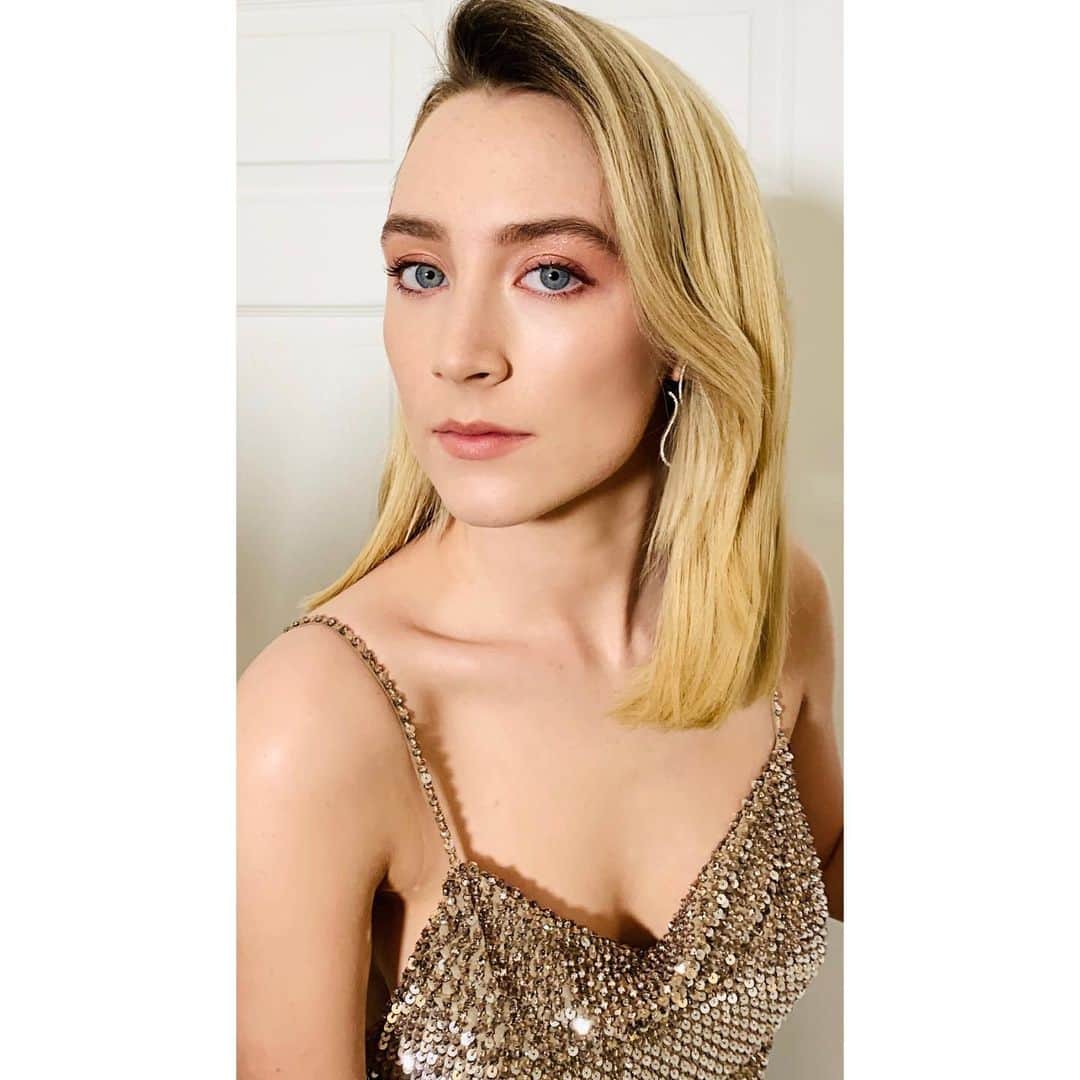 Kara Yoshimoto Buaさんのインスタグラム写真 - (Kara Yoshimoto BuaInstagram)「SAOIRSE ♥️ attends @goldenglobes  Stylist @elizabethsaltzman Hair @hairbyadir  #saoirseronan #goldenglobes2020  @welovecoco #welovecoco #workingwithchanel .............................CHANEL Spring Summer 2020 Collection Desert Dream ........ CHANEL Sublimage La Crème Yeux CHANEL Ultra Le Teint Velvet in 10 and 20 CHANEL Baume Essentiel in Sculpting CHANEL Éclat Du Désert Illuminating Powder CHANEL Crayon Sourcils in Blond Clair CHANEL Le Gel Sourcils in Blond CHANEL Les Pinceaux de CHANEL Eyeshadow-Blending Brush CHANEL Ombre Première Laque in Rising Sun CHANEL Stylo Ombre et Contour in Contour Mauve CHANEL Le Volume Révolution de CHANEL in Deep Eros CHANEL Le Crayon Lèvres in Beige Innocent CHANEL Baume Essentiel in Golden Light」1月6日 13時44分 - karayoshimotobua