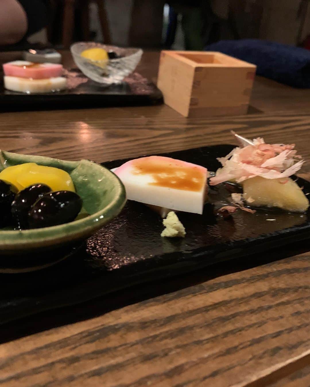中川愛海さんのインスタグラム写真 - (中川愛海Instagram)「年末31日から3日まではなんだかんだ同じメンバーで過ごしてます。 4日は私おすすめご飯や秘密基地へ！ 女子で美味しいワイン。さらにくるりにて中々でない高級ワインを私が原価で振りまく会笑 楽しかったー 書き初めもできました！ 2020年も楽しい時間を過ごしましょうー 最後の写真は2年前の箱根旅行！ @ami_nakagawa_  @ami_nakagawa_amyuran  #中川愛海 #一日一回カンパイ」1月6日 13時50分 - ami_nakagawa_