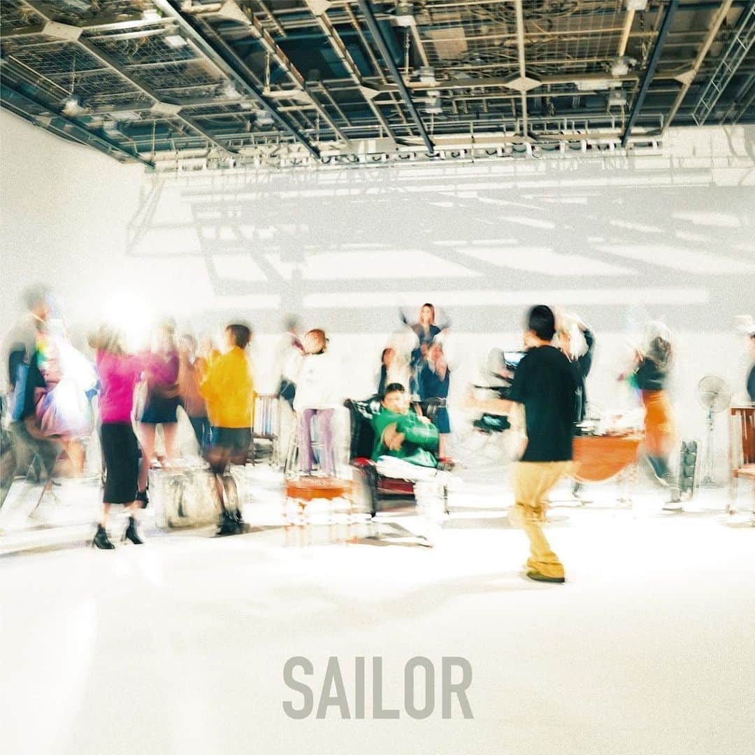 さなりのインスタグラム：「さなり / SAILOR (prod.エディ)【Music Video】  僕のバックDJをしてくれてるエディくんと曲を作りました。 よろしくお願いします。 12/20に配信と同時にMVも公開されます。 現在プレミア公開中です。お楽しみに！  #さなり」