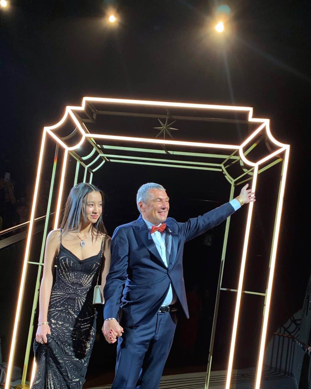 WWDジャパンさんのインスタグラム写真 - (WWDジャパンInstagram)「イベント取材：女性の功績や活動を讃える「ブルガリ アウローラ アワード」の豪華ゲストの中から、「ブルガリ」とブラックドレスを合わせた着こなしが特に素敵だった4人をピックアップ✨ ローラ、のん、森星、koki,それぞれの個性が光ります。‬﻿ ﻿ 「ブルガリ アウローラ アワード」の授賞式の様子は @wwd_jp のプロフィールのリンクから﻿ ﻿ ‪#ROLA #kōki #のん #森星 ‬#ローラ #koki #ブルガリ #ブルガリアウローラアワード #BVLGARI #BVLGARIAVRORAAWARDS #BVLGARIAVRORAAWARDS2019」12月13日 21時50分 - wwd_jp