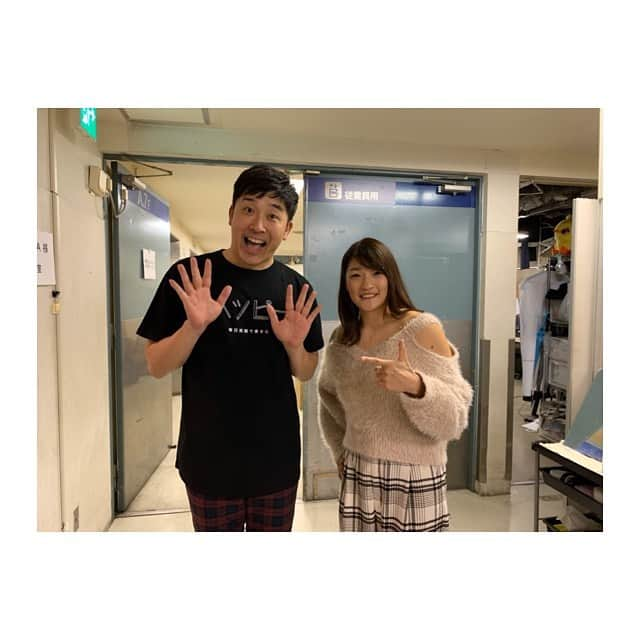 RENA（久保田玲奈）さんのインスタグラム写真 - (RENA（久保田玲奈）Instagram)「昨日はルミネtheよしもとで芸人のあべこうじさんのトークショーに出演させていただきました😊❤️ 事前打ち合わせ無しの舞台上で初めましてスタートだったのでかなり緊張しましたが、あべさんの素敵なトークで和ませていただいて本当に楽しい時間を過ごさせていただきました‼️ エイチエーピーピーワイでした❤️（happy）  ありがとうございました‼️ #あべこうじ #ちゃんあべ #吉本興業 #shootboxing #rizin」12月13日 21時53分 - sb_rena