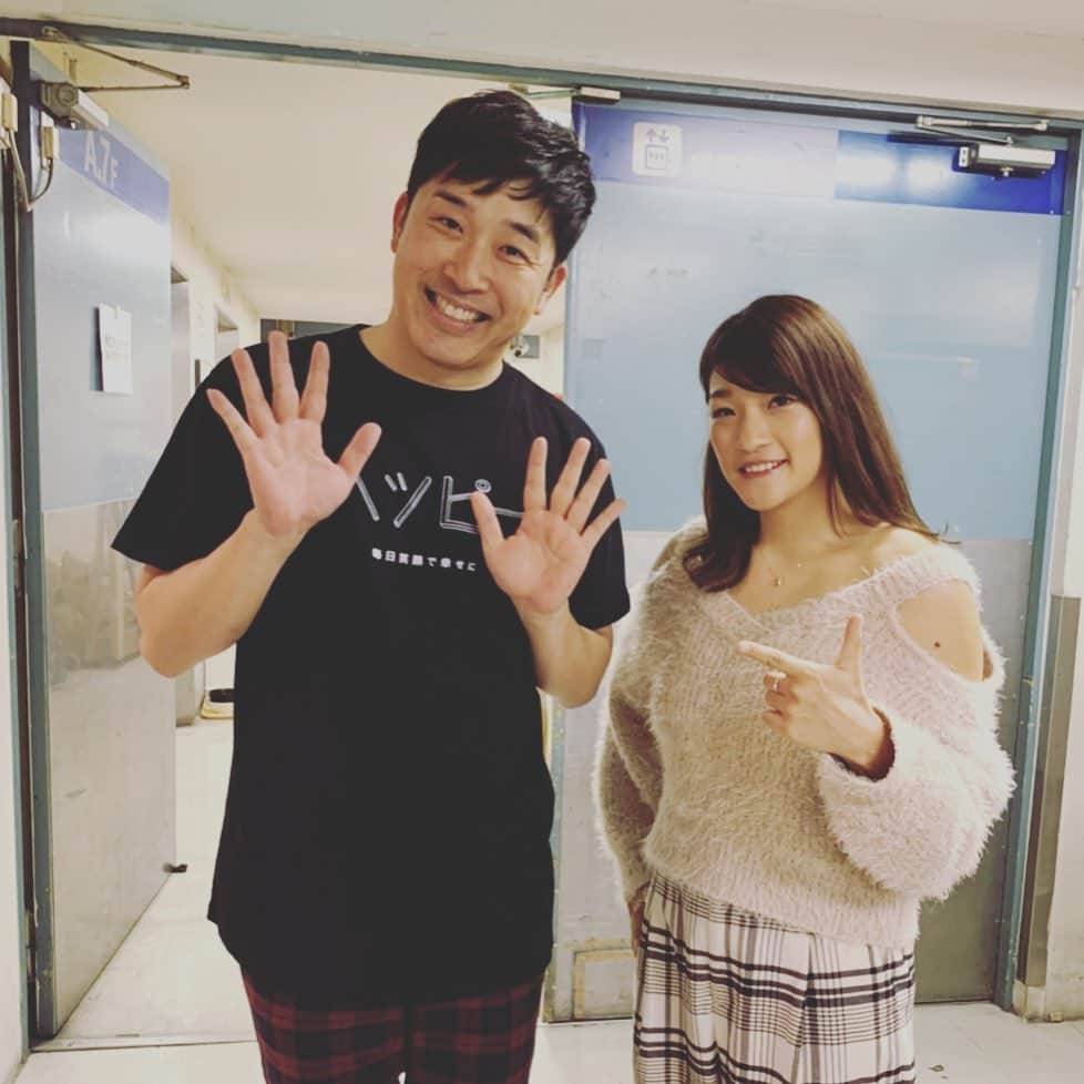 あべこうじさんのインスタグラム写真 - (あべこうじInstagram)「ㅤㅤㅤㅤㅤㅤㅤㅤㅤㅤㅤㅤㅤ おしゃべりゲストに大晦日の試合が決まっているRENAさんが来てくださいました‼️ 楽しかったーーー 痛かったーーーwww ㅤㅤㅤㅤㅤㅤㅤㅤㅤㅤㅤㅤㅤ #あべこうじ #rena #シュート #ハッピィ #ゲスト #おしゃべり #感謝 #大晦日 #ぶちかませ」12月13日 22時03分 - abe_happy