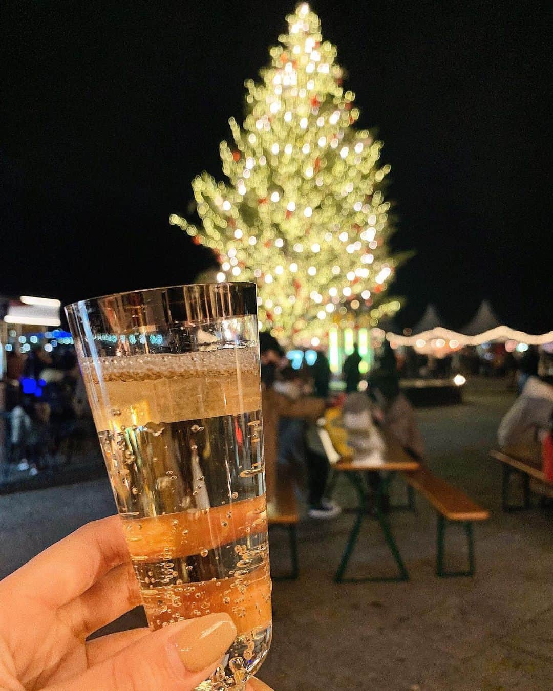 Airi Shibuyaさんのインスタグラム写真 - (Airi ShibuyaInstagram)「𝑿‘𝒎𝒂𝒔 𝒎𝒐𝒐𝒅 🎄 . . 横浜どこもかしこもキラキラで 綺麗だったな〜🤩❤️ . #yokohama#illumination #xmas#christmas #instagood#instalike #likeforlikes#like4likes #横浜#クリスマスマーケット」12月13日 22時07分 - _airi088
