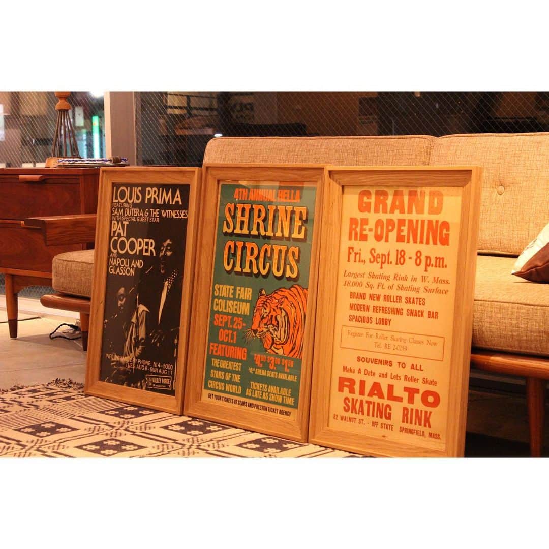 ACME Furnitureさんのインスタグラム写真 - (ACME FurnitureInstagram)「Wall decor of Vintage﻿ From 12.7 Sat. to 12.30 Mon.﻿ ﻿ まだまだ開催中です💁‍♀️💁‍♂️﻿ すべて一点モノなので、﻿ 気になるポスターがあれば、﻿ まずはお電話ください〜💨💨﻿ ﻿ ACME Furniture MEGURO St.﻿ 03-5720-1071﻿ ﻿ #acme_vintage」12月13日 22時15分 - acme_furniture