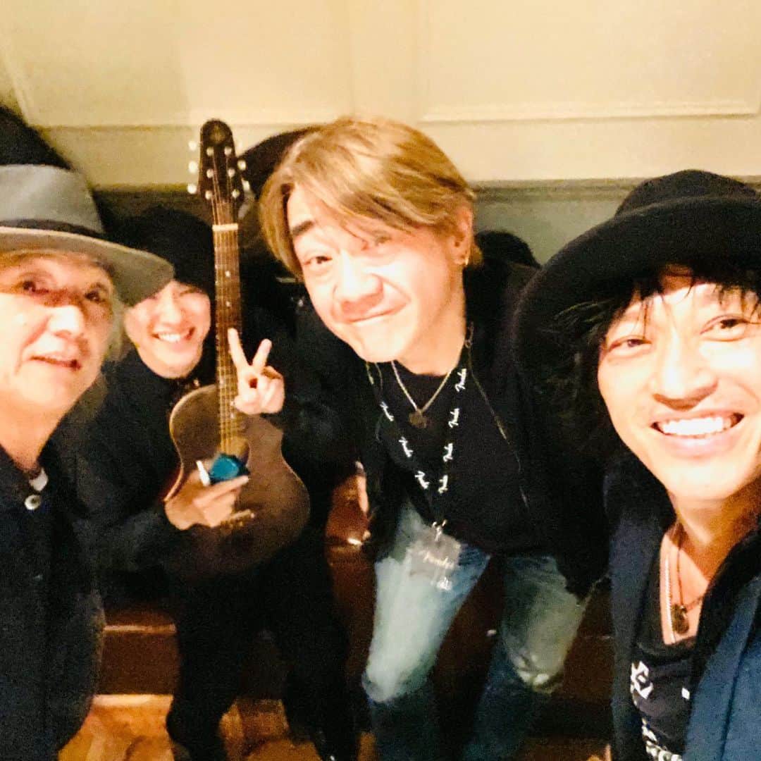 日野賢二のインスタグラム：「昨夜:チャー、野村ヨッちゃん、ジュオン、サワダ・ひろしさん、エッド(フェンダー・アジアCEO)、ジョー、アイナ&スミレ(サイレント・サイレン)、ニール•テイラー、ソウイチロウ(Fuji fabric),U:Zo、タカ(チョパーレボ)マリオ(2代目？3代目？) Char Band was ripping @Fender End of da Year Party Last Night’! Along w/Juon, Yoshio Nomura, Neal Taylor, Souichiro Yamauchi(Fuji Fabric), Hiroshi Sawada, Bassist Aina and Guitarist Sumire From Silent Siren(All Girl Group),Takayuki(Chopper’s Revolution,Mario(Exile) U:Zo(Bassist)Joe (FM Tokyo)and All the Mad 😎 Cool brothers  from Fender Family;Ed,Ippei Takahashi(ippei Brown)Uchiyama,Shuhei,Kurosawa and More, My hats 🎩 go off 2 U guys Fender for making 2019 a great year!!!」