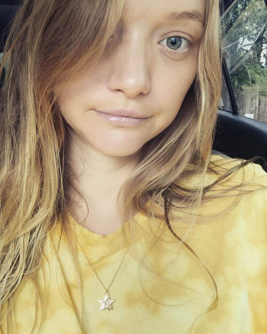 のインスタグラム：「sass & bide have teamed up with the Make A Wish Foundation this holiday season and designed this beautiful Guiding Star necklace. All proceeds from the Guiding Star necklace will help bring hope, strength and joy to seriously ill children, helping to make their life-changing wishes come true. Every time you wear the necklace, good vibrations will radiate around you as a reminder of the incredible wishes you have helped grant. Share the love #WISHLOVEGIVE」