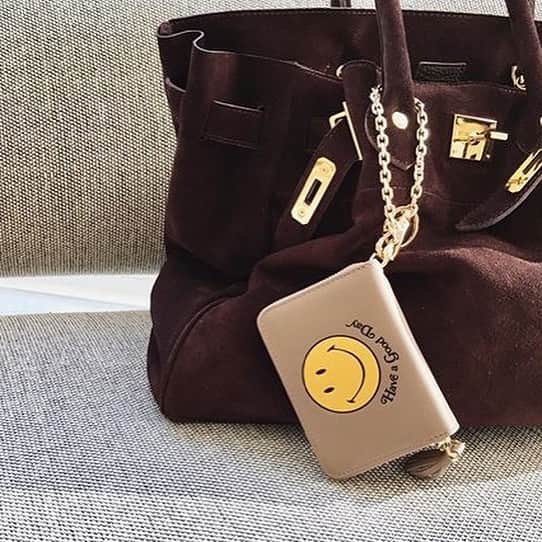 トライセクトさんのインスタグラム写真 - (トライセクトInstagram)「【lappartement】﻿ ﻿ with smile purse.﻿ ﻿ #lappartement#fashion#new#purse#smile #bag #leather #fashionphoto ﻿ ﻿ ﻿ ©︎ハーベイ・ボール・ワールド・スマイル財団」12月13日 15時45分 - baycrews