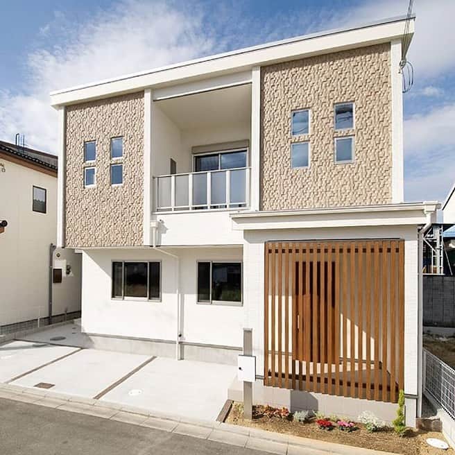 株式会社 元氣建設のインスタグラム：「#マイホーム #一戸建て#和室 #インテリア #ダイニング #キッチン #家づくり#モデルハウス #元氣建設 #元気建設 #リフォーム #リノベーション #ショールーム #住宅 #新築 #ダイニングリビング #自由設計 #注文住宅 #大阪 #myhome #interior #showhome #instahome #羽曳野市」