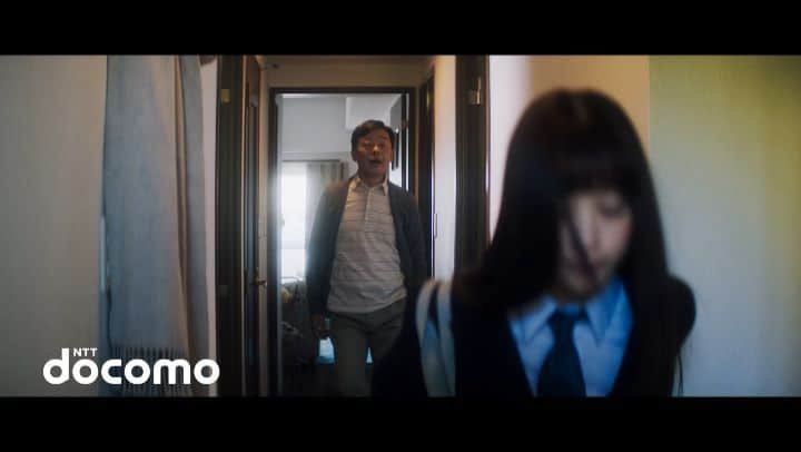 光石研のインスタグラム：「現在OA中のドコモ「カンナとミナミ」篇に出演しております📱👏 是非チェックお願い致します😙  #docomo #橋本環奈 さん #浜辺美波 さん 【by staff】」