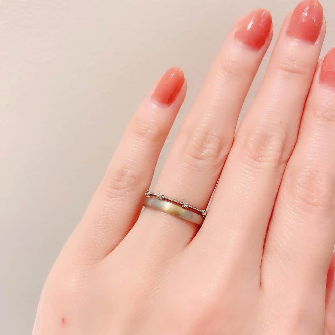 bijouxthreecさんのインスタグラム写真 - (bijouxthreecInstagram)「〔e.m. MARIAGE〕 柔らかなフォルムが指を包み込む、優しい着け心地の結婚指輪◎ シンプルだけど、お二人らしさを表現するならe.m.のブライダルリングがおすすめです✨  #bijouxthreec #ビジュースリーク #em結婚指輪 #em婚約指輪 #jewelry #marriagering #engagementring #ブライダル #マリッジリング #エンゲージリング #結婚指輪 #婚約指輪 #プレ花嫁 #プロポーズ #サプライズプロポーズ #アニバーサリーリング #bijouxthreecBRIDAL #新潟　#古町 #クラッシュアンドカンパニー」12月13日 17時18分 - bijouxthreec