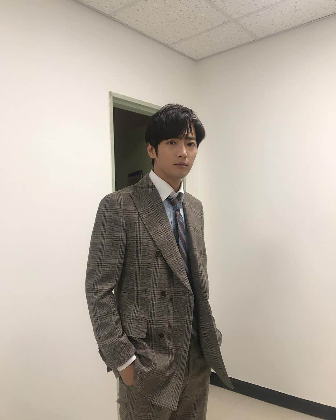 イ・サンヨプのインスタグラム：「엣헴엣헴 #굿캐스팅」