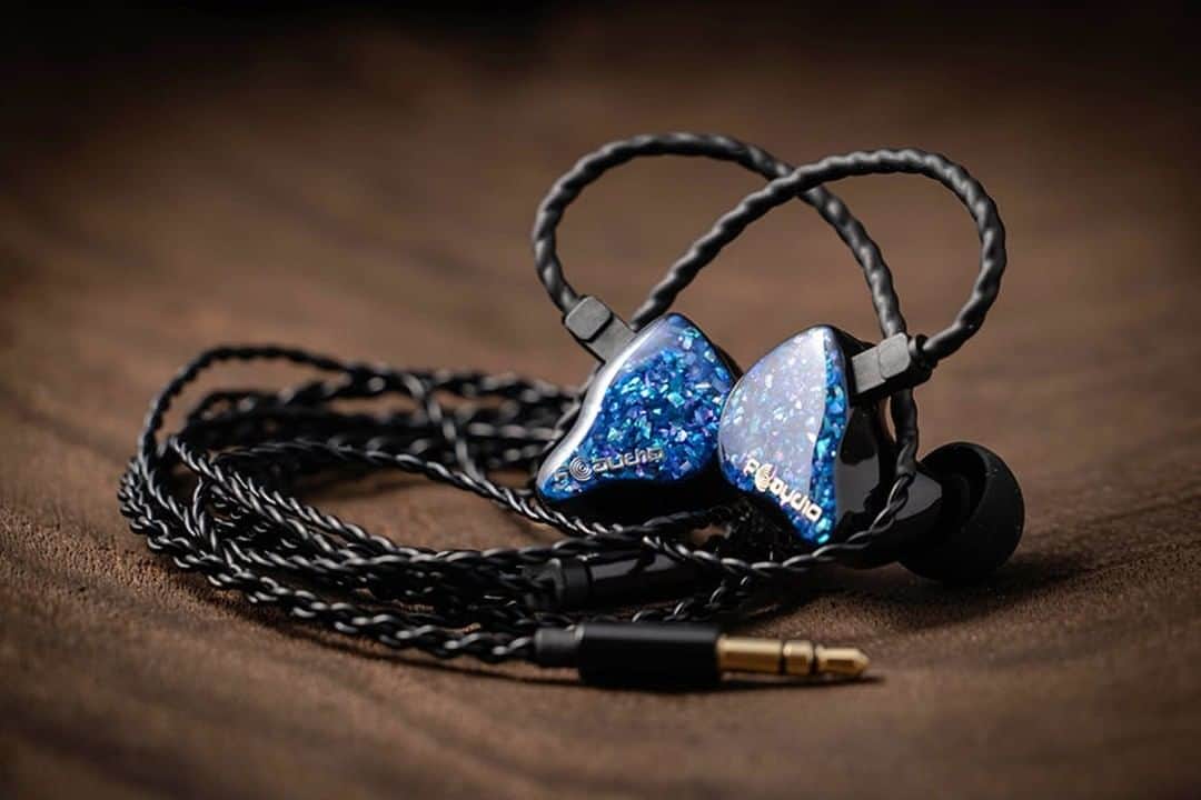 ?CAMPFIRE? [official] さんのインスタグラム写真 - (?CAMPFIRE? [official] Instagram)「#FAudio 's all new spring-summer item "Scale" will have a pre-sale at a CAMPFIRE discount.  Professional acoustic designers and studio engineers have created earphones that adjust to provide the music you want!  Orders can be made through the link below: https://camp-fire.jp/projects/view/212187 ・ ・ Campfire Audioを展開する @MixWave_Inc  から #FAudio の来春発売予定の新作イヤホン「Scale」がCAMPFIRE限定特別価格で本日18時より#先行販売 スタート🔥  プロの音響設計者とスタジオエンジニアの「情熱」が、あなたの求める音楽を形にする。」12月13日 18時00分 - campfire_jp