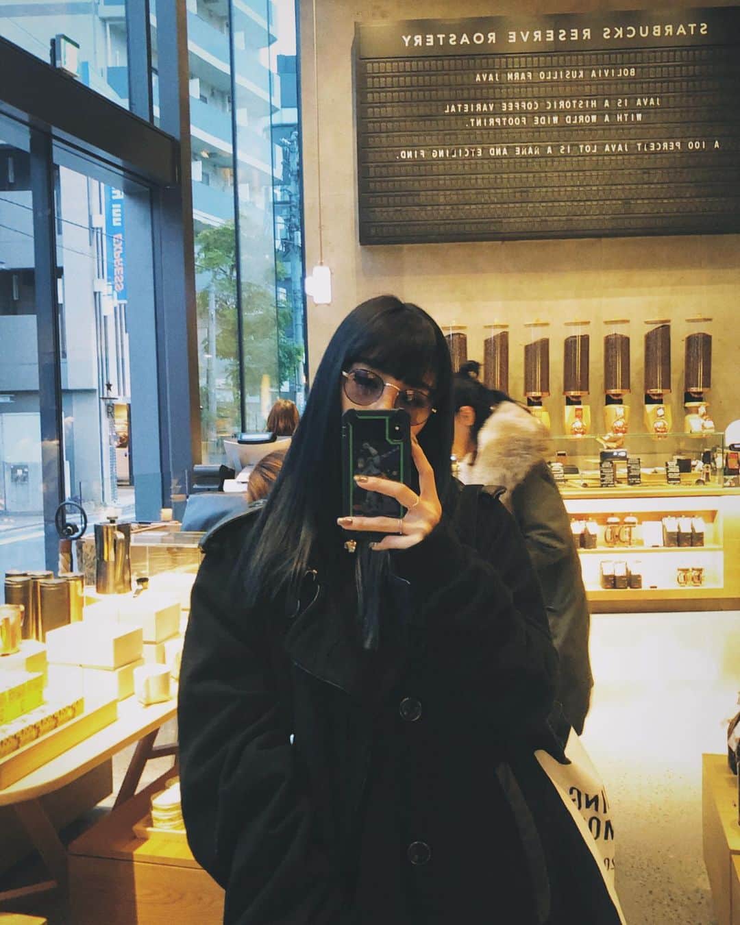 honoka のインスタグラム：「やっぱ年明けたら前髪伸ばそ、、笑 ほんまエンドレス無い物ねだり、、」