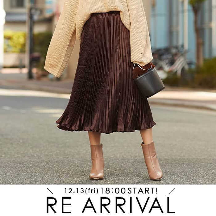 titivateさんのインスタグラム写真 - (titivateInstagram)「《Re arrival》12/13(金)18:00～ . #シャイニープリーツロングスカート ￥3,990+tax (AUWG0212) 【再販カラー：ベージュ、ブラウン、パープル】 ◆画像をタップすると商品ページがご覧いただけます。 . . #titivate #ティティベイト #スカート #プリーツスカート #光沢スカート #再入荷 #fashion #ファッション #ootd #プチプラ . ▼titivate(ティティベイト)はこちら▼ @titivatejp ▼ur's(ユアーズ)はこちら▼ @urs_official ▼seadress(シードレス)はこちら▼ @seadress_official」12月13日 18時08分 - titivatejp