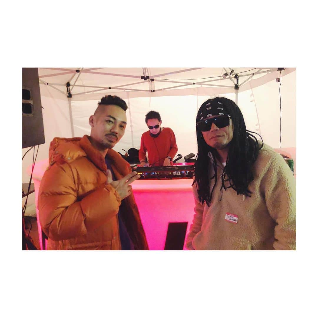 DJ PMXさんのインスタグラム写真 - (DJ PMXInstagram)「MIMOSA THE 90s at PLUSTOKYO銀座  遊びに来てくれた韻踏合組合のHIDADDYと 先月発売の韻踏合組合のアルバム「マラドーナ」にプロデュースで参加してます 奥には冷牟田さん  #mimosa #hidaddy #フリースタイルダンジョン　#銀座　#locohama」12月13日 18時17分 - djpmx_locohama