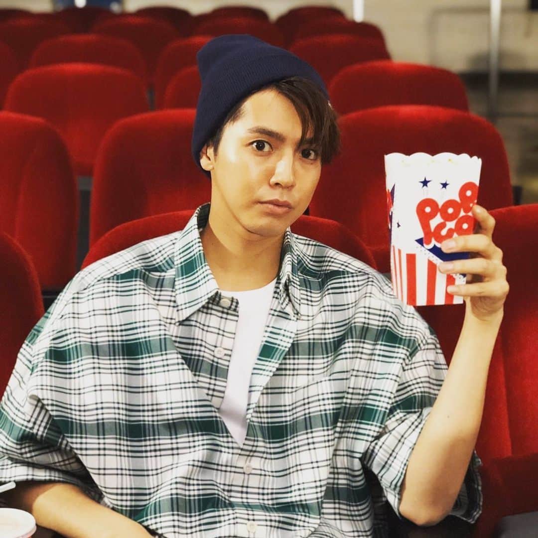 のインスタグラム：「✨💫丸の内ピカデリーでの💫✨﻿ 💫✨ 舞台あいさつ決定！ 💫✨﻿ ﻿ 12/22（日）丸の内ピカデリーでの舞台あいさつが決定しました🎉✨﻿ ﻿ チケットや詳細については、公式サイトからチェックしてくださいね💙✨﻿ ﻿ #午前0時キスしに来てよ #ゼロキス公開﻿ #片寄涼太」